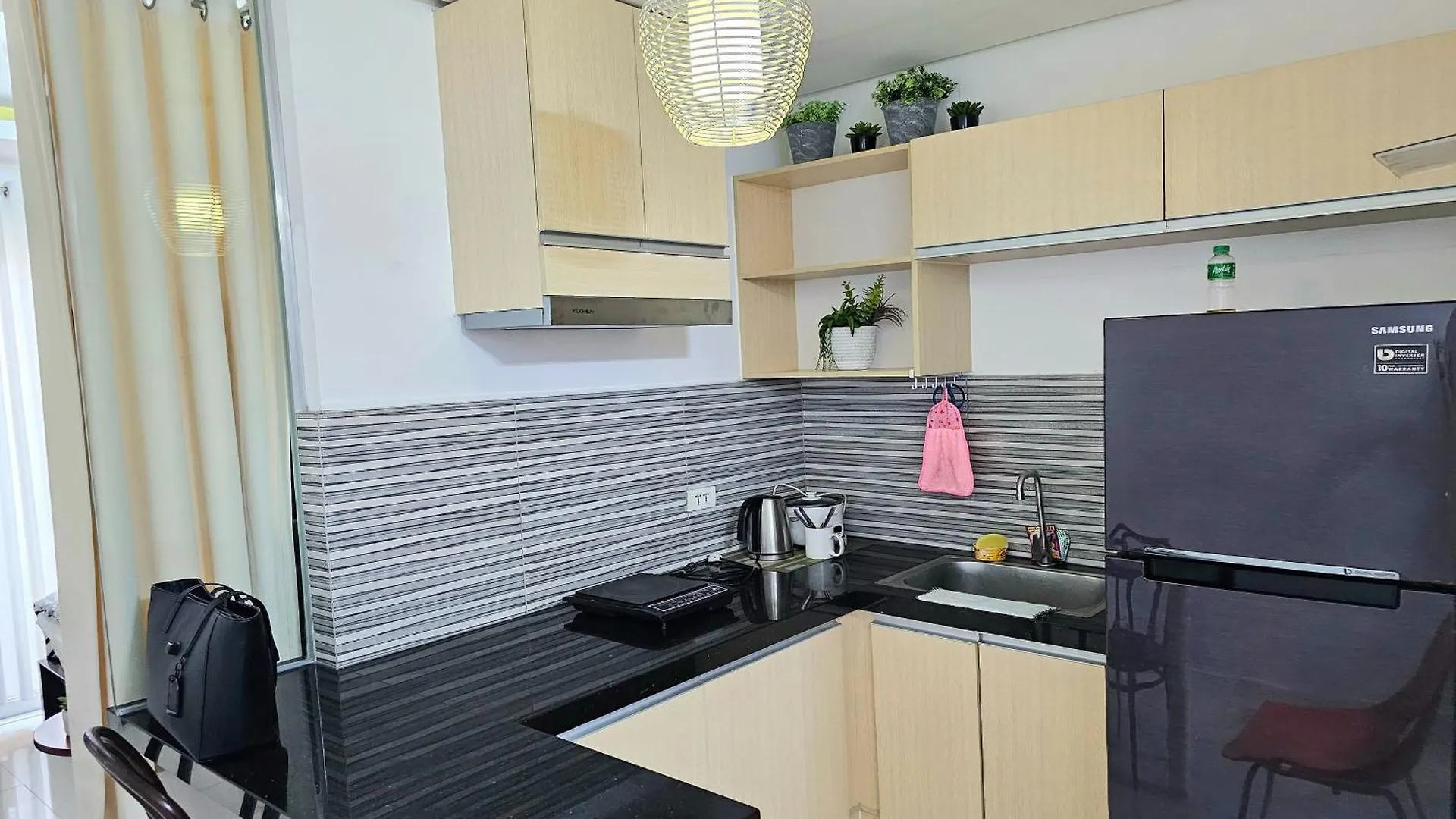 Apartment Birchtower By Jeizel Manila City