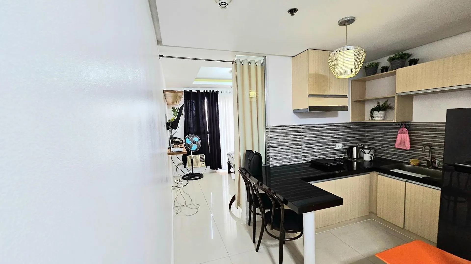 Birchtower By Jeizel Manila City
