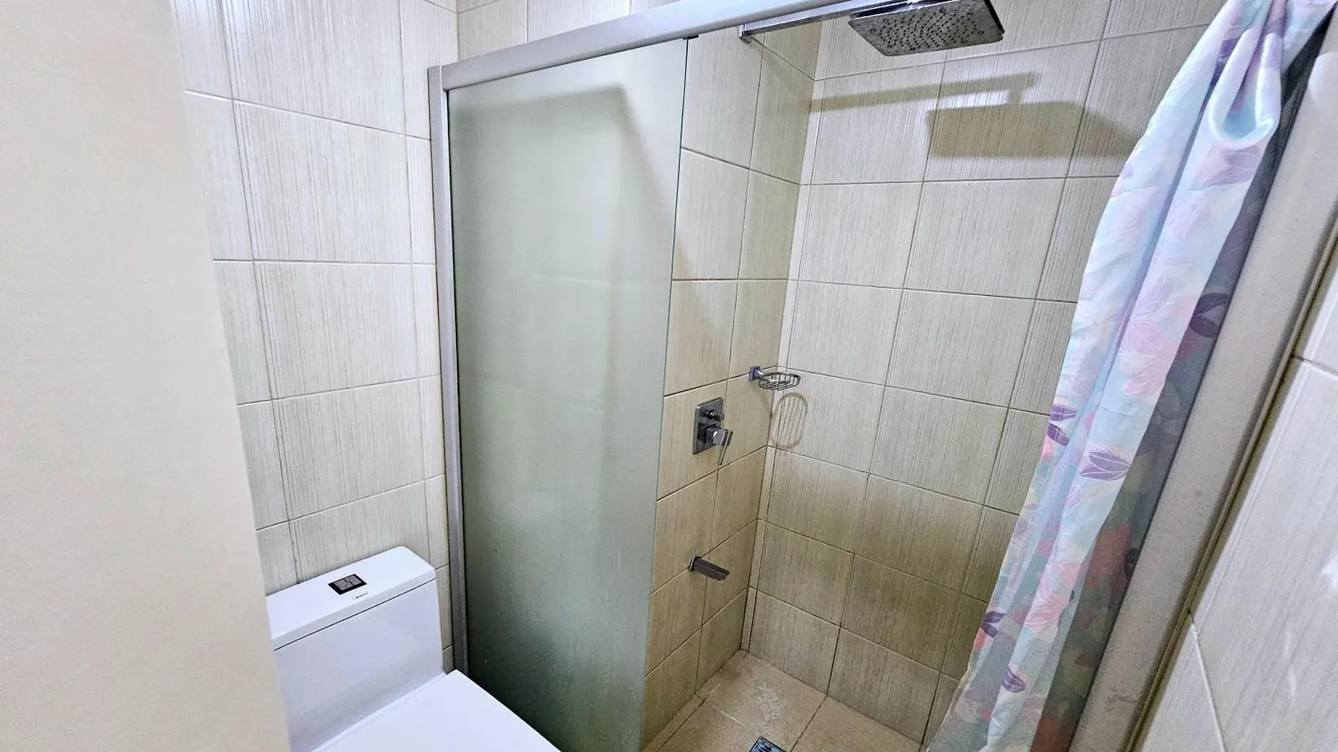 Apartment Birchtower By Jeizel Manila City