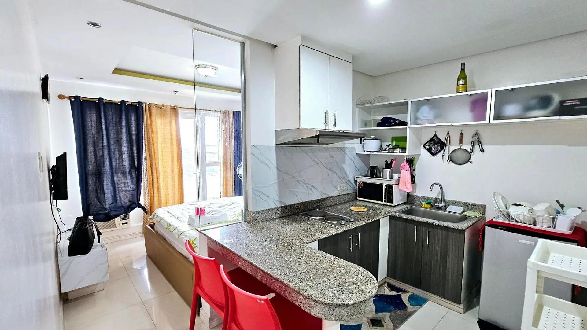 Apartment Birchtower By Jeizel Manila City